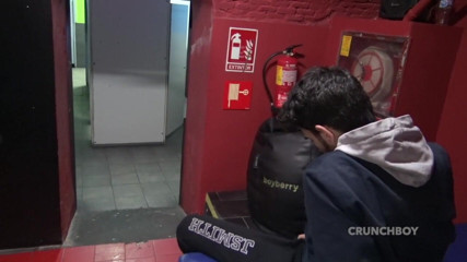 Bareback Made in Spain: Young dude use dbyd addy in public toilets