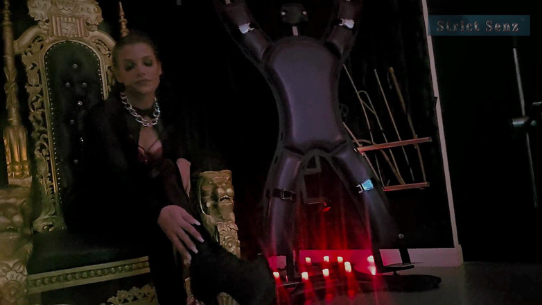 Strict Senz: Stina stone长指甲痒痒骑脸被情妇撑开 第2部分