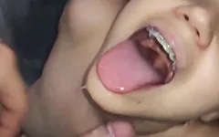Aku tidak ingin orang tua kita tahu apa yang kita lakukan aku melakukannya karena aku menyukainya aku hanya berharap aku tidak berakhir di internet!