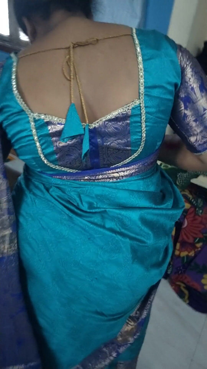 Tamil lesbian: L'arrapante sari indossa
