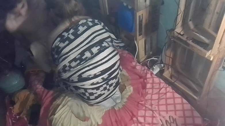 Fitcure1: Kami berciuman dan aku masukin jariku ke dalam pacarku