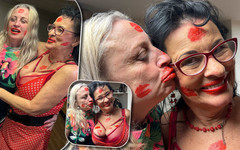 Lillian Black Funhouse: Lésbica na se diverte até o orgasmo