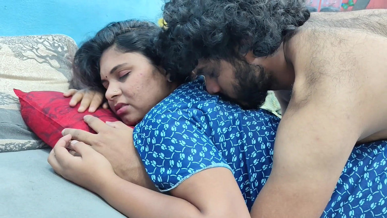 Vaishnavysharunraj: Mallu pár žhavé noční šukání a rty lock romantika v ložnici část - 4