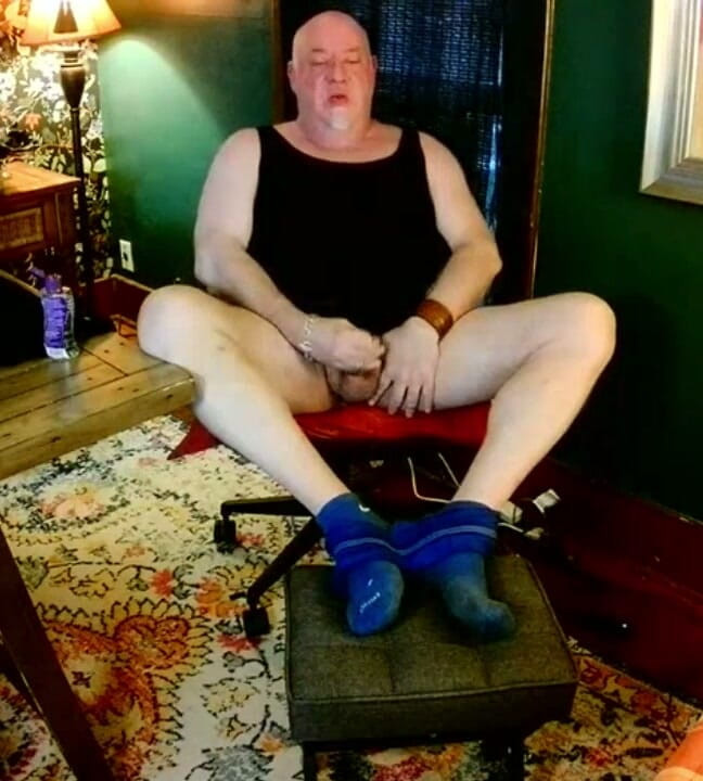 beardaddychub: Beardaddychub Showing off and Cumming!