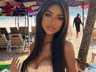 Arda Fennec Ladyboy: Blowjob ladyboy cantik ''susu'' dalam tab mandi