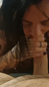 Blowjob dan pancutan muka buatan sendiri