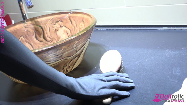 Dollrotic: Zentai Panenka transformace