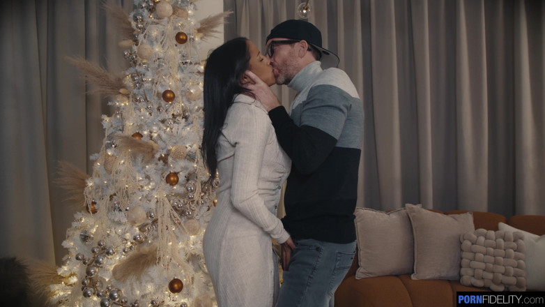 Pornfidelity: Pornfidelity - Nina's White Creamy Christmas!