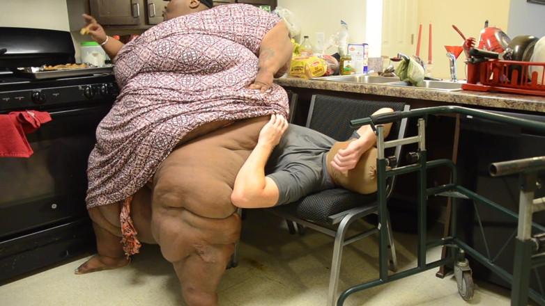Full Weight Productions: Fluff Feasts on Apple Pie