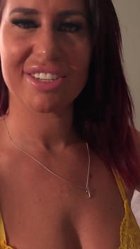 Auntjudys - calda milf rossa jess west - consegna di pizza punto di vista