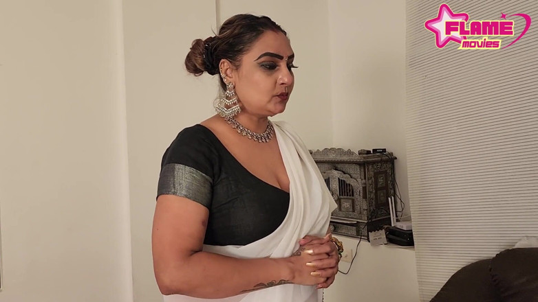 DesiHeat Studio: Bihari Bhabhi Sex with Desi Boy (hindi Audio)