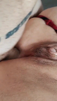 Suzie Děvka šuká se svým tetovaným německým přítelem