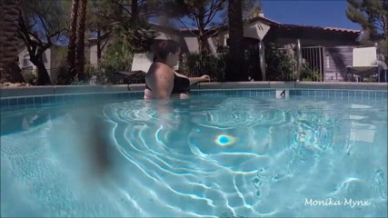 BBW Pleasures: Fumare in piscina
