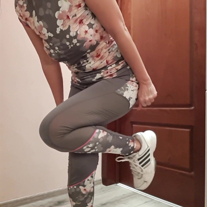 FrauleinP: Pee My Gym Pants at the Closed Loo's Door