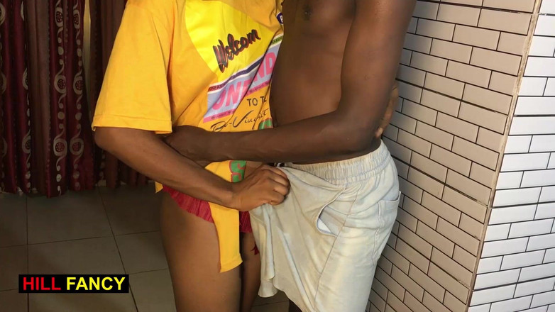 Hill Fancy: Podvádějící manželka dostala její kundičku ošukanou bez práce sousedem