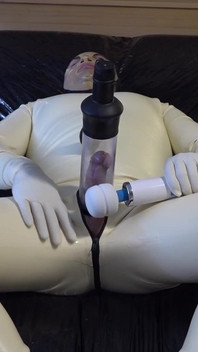 Sborra schiava in lattice danielle!