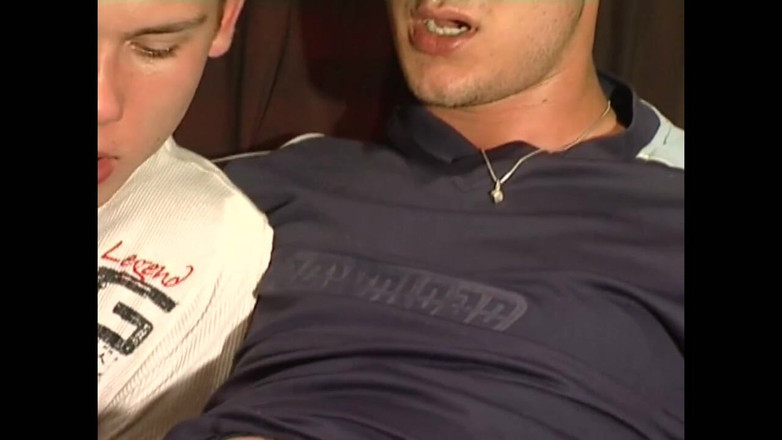 Skater Boys Studio: Cuplu patinator Twink se fute în club