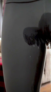 Sala gimnastyczna desperacja - ojczym sprawia, że sikam legginsy po raz drugi
