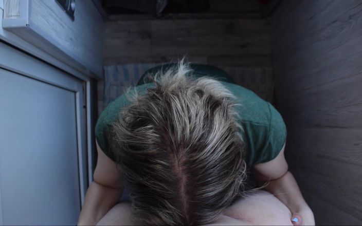 Julia SQuirt: Pov thổi kèn