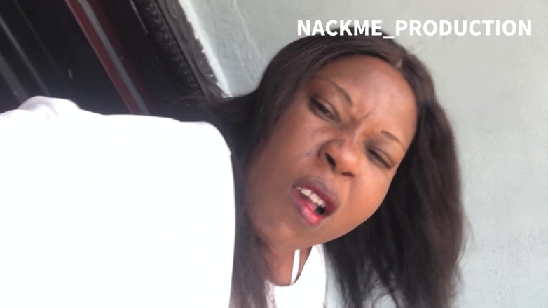 NACKME_PRODUCTION: 私は外出できません、彼がしたいのは私のお尻を食べることだけです