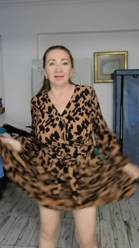 Hot Busty MILF Mariaold Shaking Natural Tits