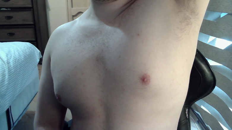 Himbo_Fox: Musculoso atleta brinca com seus mamilos na cam