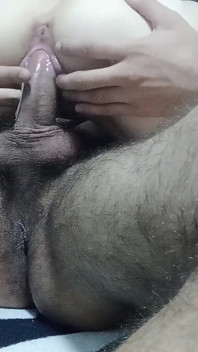 Sudut pandangan pertama krim putih tebal sebenar terbocor selepas orgasme sengit