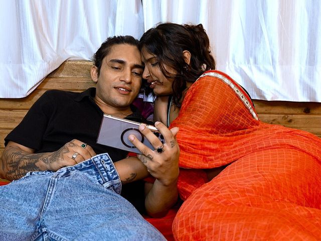 Indian Couple Gets Horny Watching Porn Together and Rough Sex in Hindi Audio (Hawas studio)