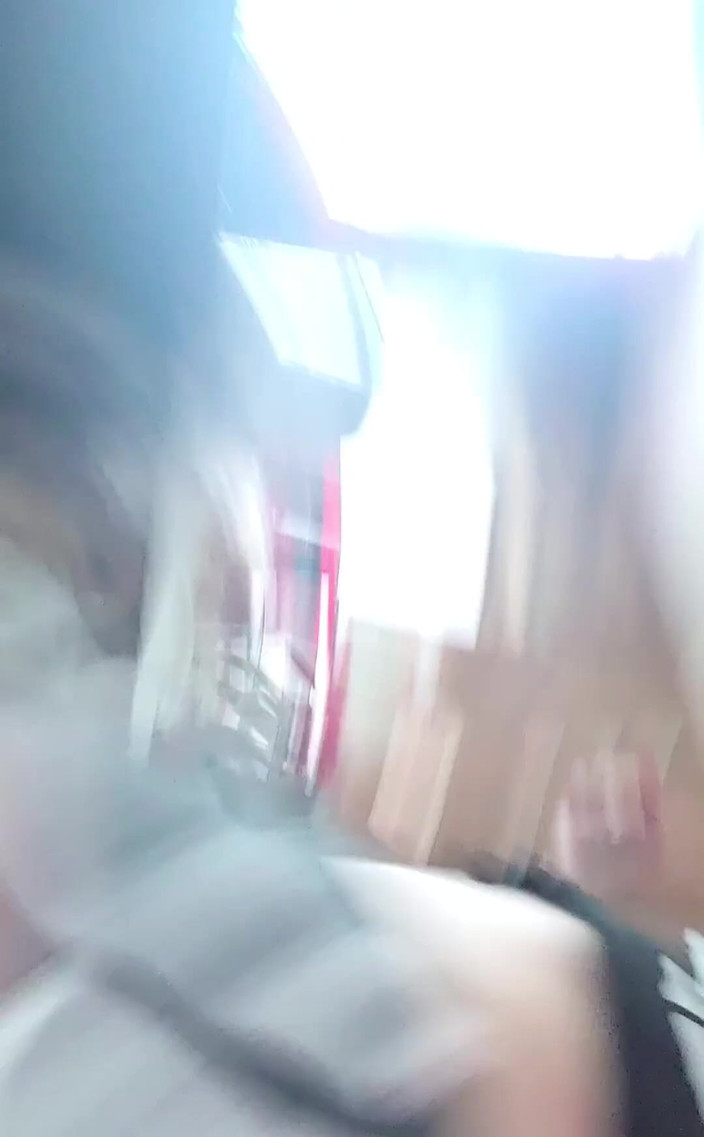 Raven Willow: Смердюча смачно пукає, чекаючи, щоб її понюхали