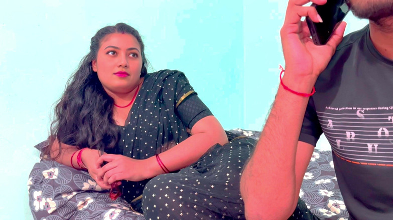 Hotty_ragini: Hintli üvey anne tek kişilik yatağı paylaştı ve üvey oğlunu mutlu etti,...