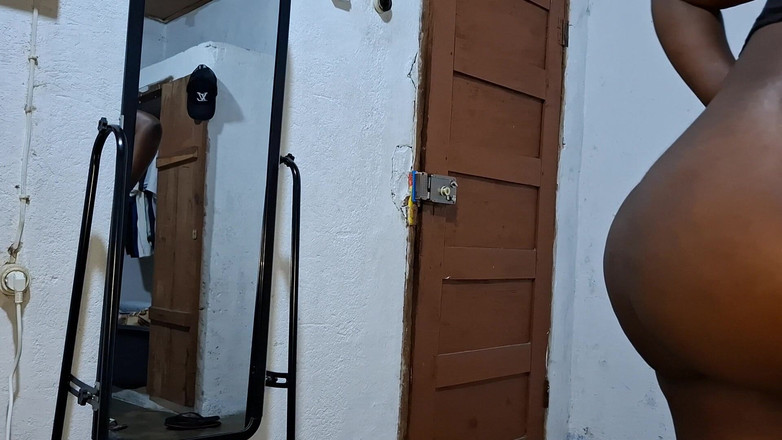 BMCs: È super piacevole scopare questo mio culo caldo, bello, grosso....