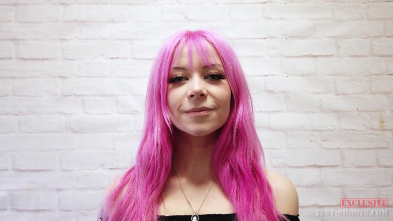 Test-Shoots: Casting vidéo nu avec la belle cosplay Lilly