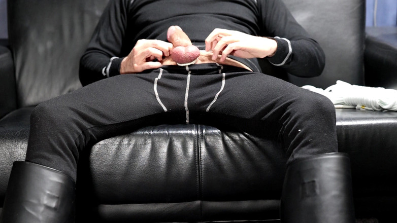 Boototternl: Wiązanie kutasa i kulek liną