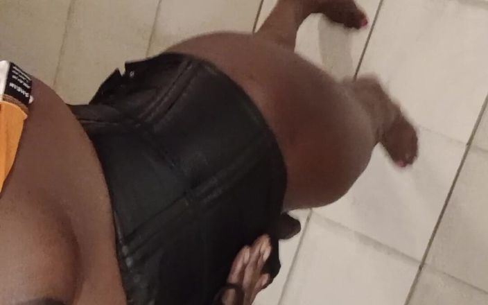 TS freaky MILF: Mis tetas