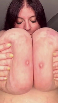 Follando Las Tetas De Cerca Y Mamada
