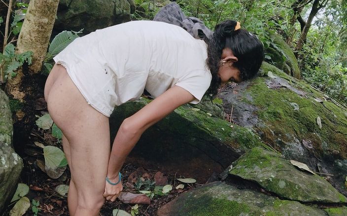 Graju1244: 女の子が一人で森のオナニーをしていたら、継父が突然そこに来て激しくファックし、女の子はブロスで犯されました