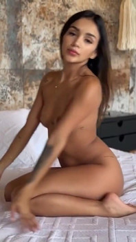 Masturbándome En Mi Habitación De Hotel!