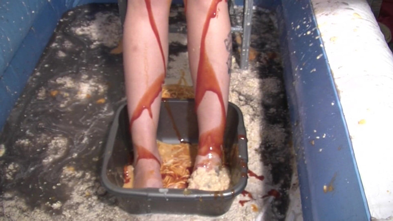 Gunked up girls: Georgie girl guess the mess