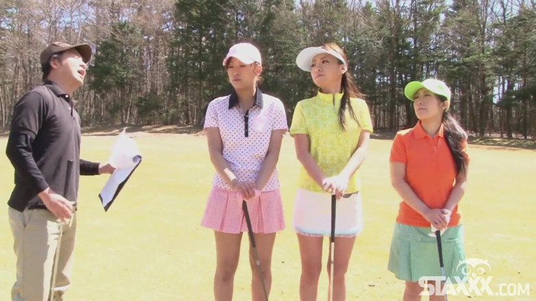 Staxxx: Golfer châu Á khỏa thân và gợi cảm