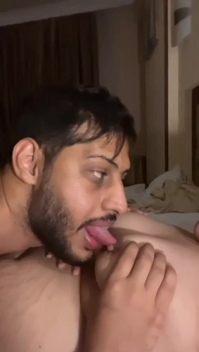 Sapnashah007: Desi baculatá dívka s přítelem