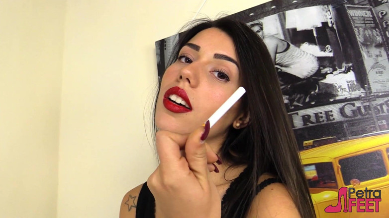 Smokin Fetish: Hot teen in sexy lingerie and high heels enjoy in...