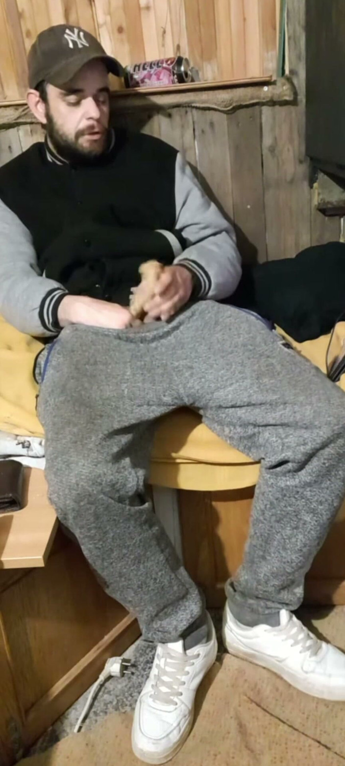 jerkofflover: Scarica Di Sperma Dopo Una Spinta Lunga