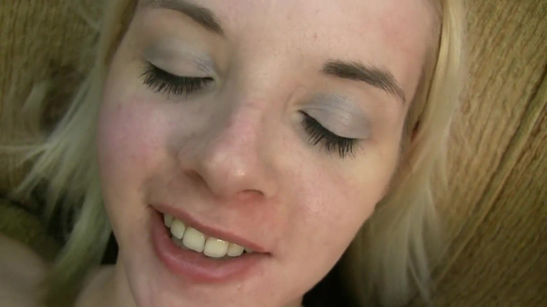 Xtime Network: Teen bionda trafitto si gode la sua scopata amatoriale pov...