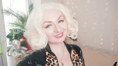 Arya Grander: Selfie video z latexové gumové kombinézy, MILfka v módní kombinéze