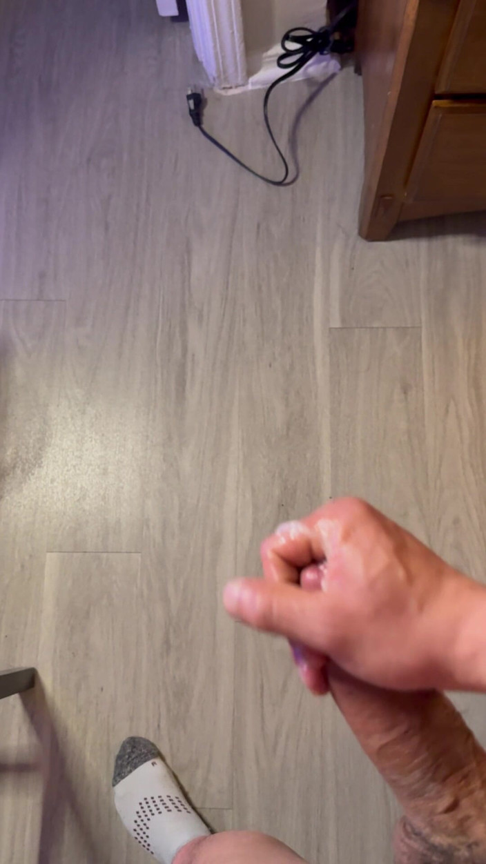 Sebastian goldxx: Masturbando il mio grosso cazzo