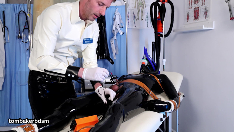 TomBakerBDSM: Testing the Gimp in the Rubber Clinic Pt 2