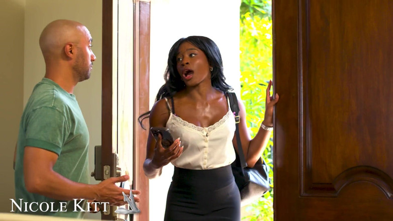 Naughty America: Sentada en la cara