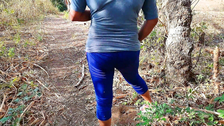 Marys: Sousedka +18 mi dává její zadek uprostřed nikde - Mokrý zadek