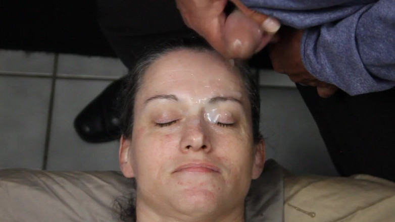 Dirty Dees: Dirty Dees Gets Her Face Blasted
