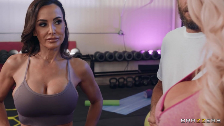 BRAZZERS: Brazzers - дивіться найгарячіших і найзбудливіших красунь, які жорстко трахаються в спортзалі в цій гарячій добірці